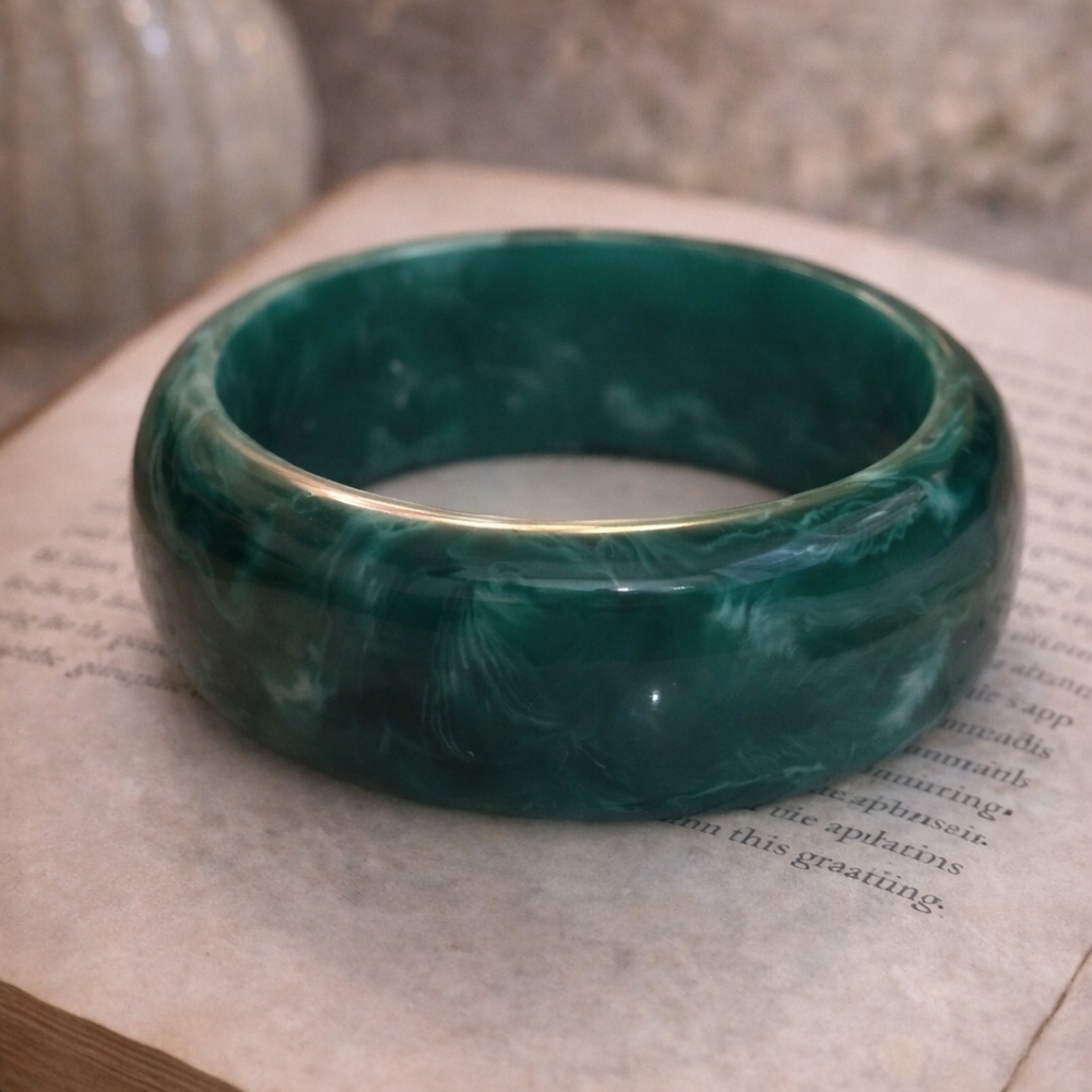 Elegant Green Bangle Bracelet